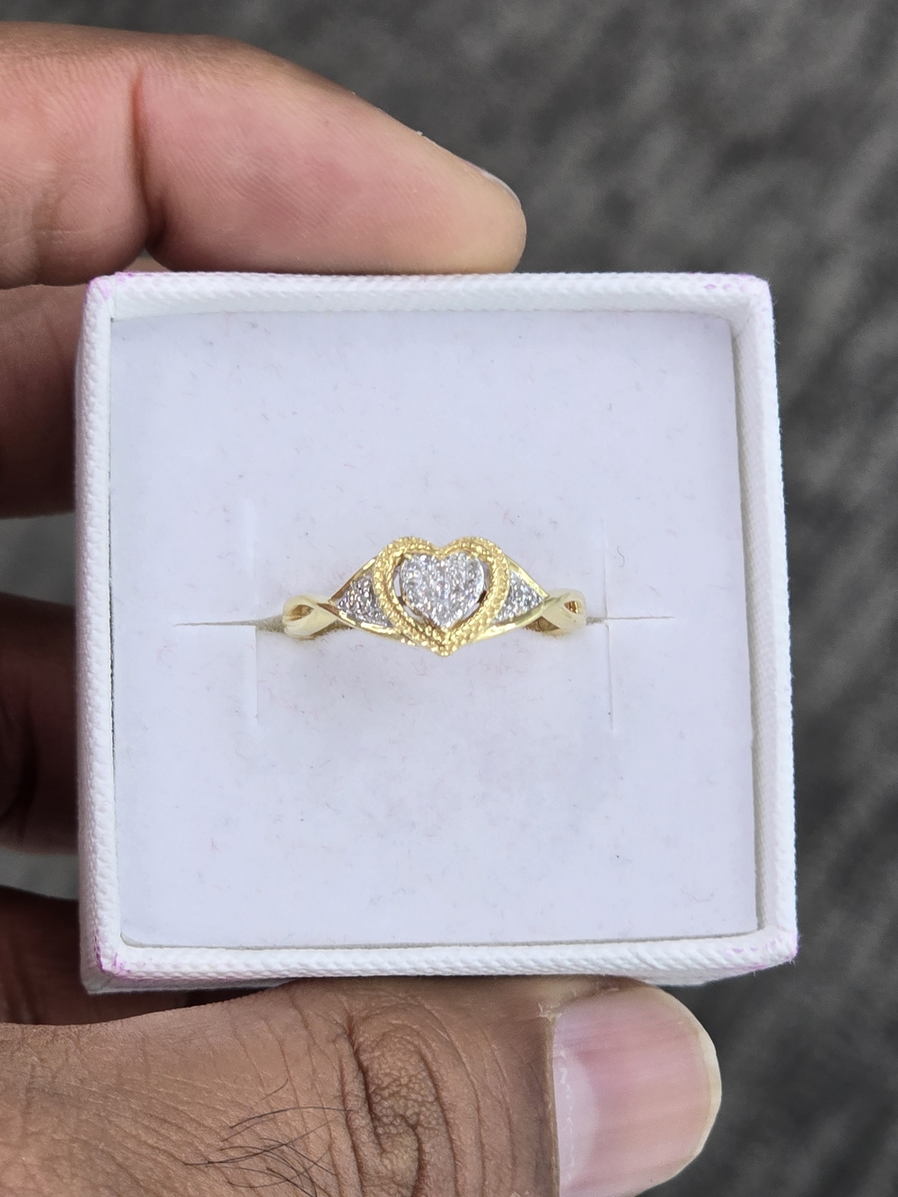 Real Diamond 10kt Gold Heart Ring For Women